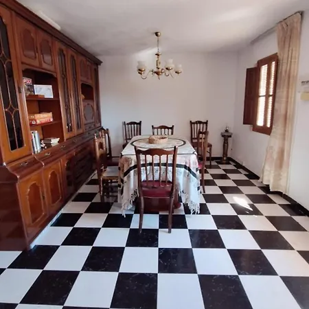 Beautiful House In Periana, Ideal For Hikers Hostel *
